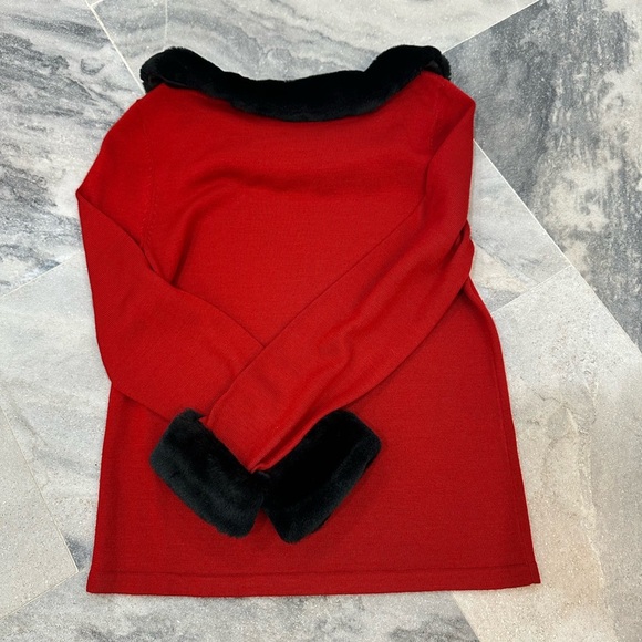 💕Nina Leonard Women’s Red Sweater with Black Fuzzy Trim Valentine Size Small - Picture 4 of 6